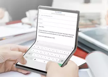 TCL представила на MWC 2019 технологию DragonHinge для своих складных смартфонов