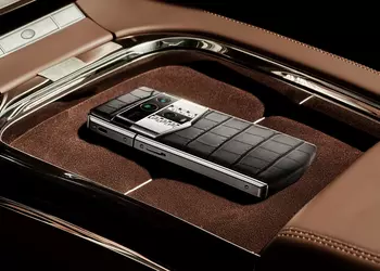 Вышел Vertu Agent Q — эксклюзивный смартфон с позолотой и крокодиловой кожей всего от $5380