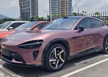 Поставки Xiaomi YU7 достигли 6042 единиц за первый месяц