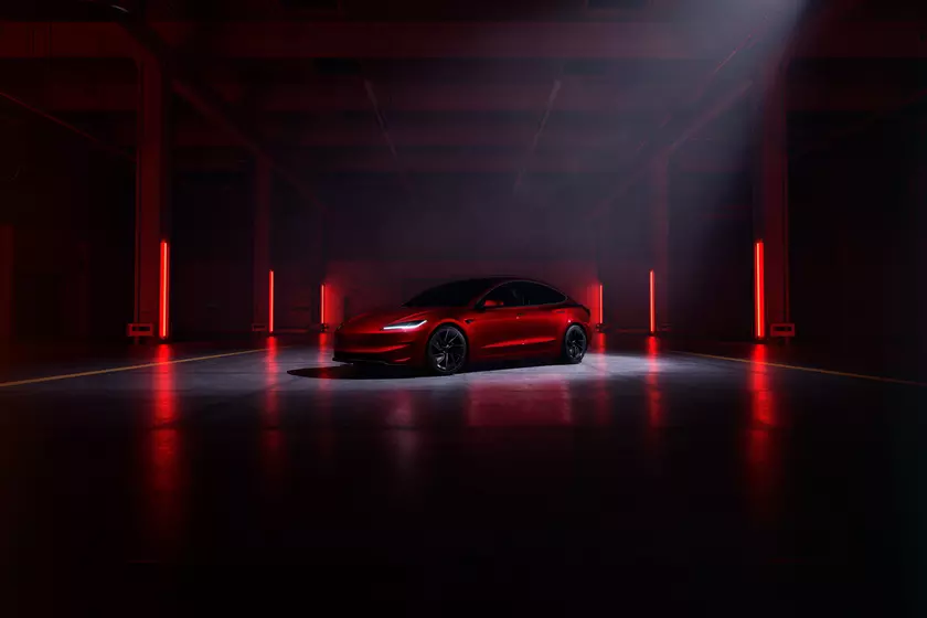 Tesla представила Model 3 Performance: 510 лошадиных сил, разгон до 100 км/ч за 2.9 секунды и запас хода в 528 км по цене $52 990