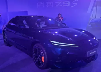 Denza Z9S: как BYD пытается убедить нас, что 5-метровый седан — это «компактно»