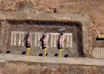 Декорации против спутника: россия устанавливает новые муляжи ЗРК С-300/400 на Дальнем Востоке