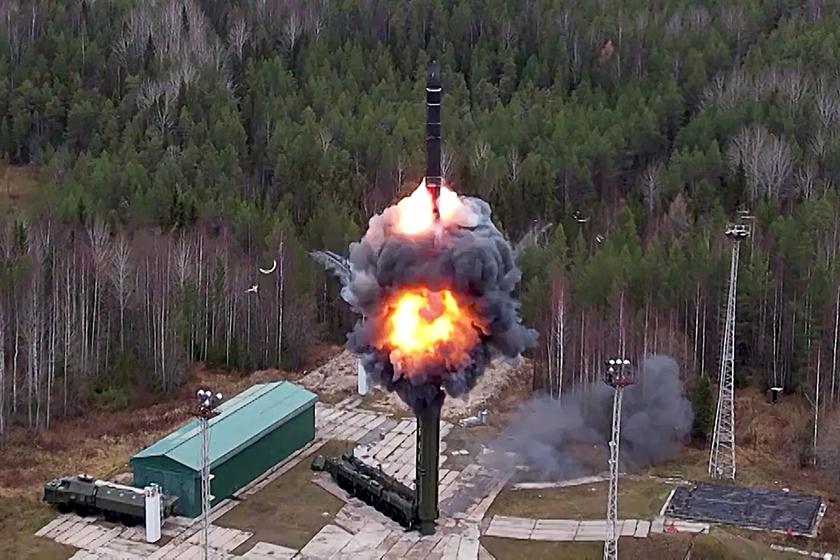 Россияне запустили межконтинентальную баллистическую ракету SS-27 Mod 2 дальностью 12 000 км, которая может нести ядерную боеголовку мощностью до 500 килотонн