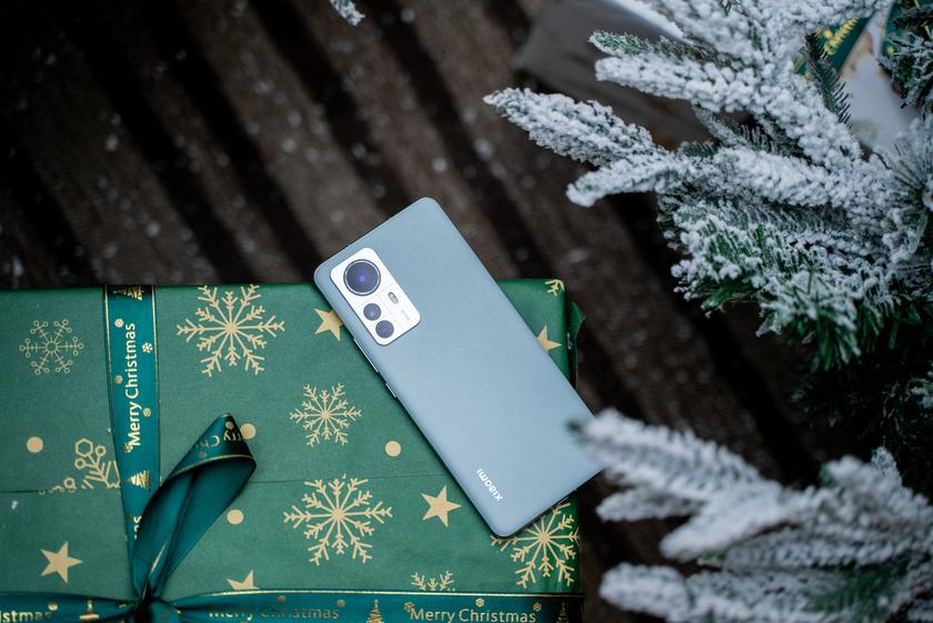 Новогодняя версия Xiaomi 12 Pro New Year Gift Box Edition поступила в продажу по сниженной цене