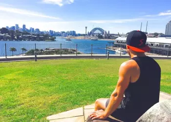 Bluetooth-кепка Snaptrax для голосового управления смартфоном и привлечения внимания санитаров