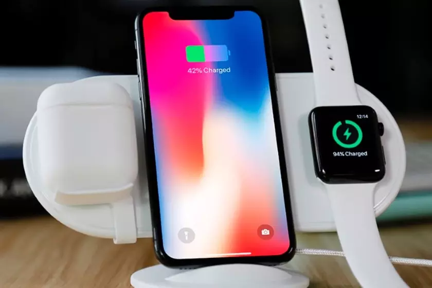 Не дождавшись Apple AirPower: Samsung готовит свою станцию беспроводной зарядки Wireless Charger Pad Trio