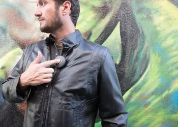 Интересные видео недели: GTA V от первого лица, невидимая машина и коммуникатор из Star Trek