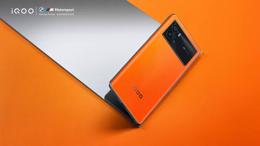 iQOO 9 Pro: игровой флагман с чипом Snapdragon 8 Gen1, «шириком» с углом обзора 150° и 120 Вт зарядкой за $785