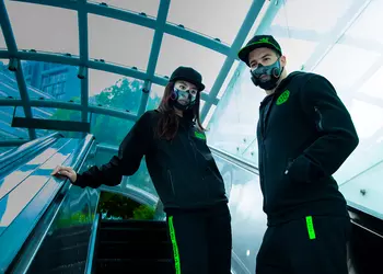 Razer запускает продажи защитной маски с RGB подсветкой и усилителем голоса