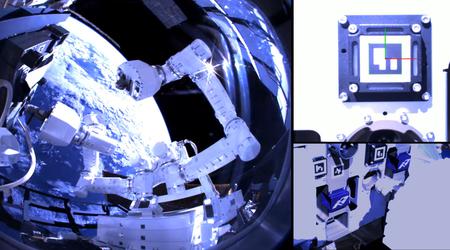 Gitai: Робот у космосі встановлює панель за межами "ISS", Міжнародної космічної станції