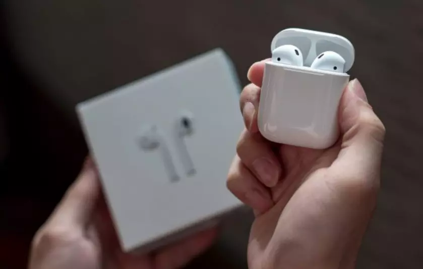 Apple выпустит водонепроницаемые AirPods