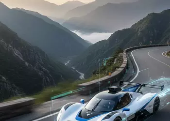 ИИ за рулем: в Китае состоялись первые в мире гонки беспилотных автомобилей на сложнейшей горной трассе