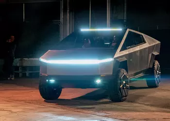 Илон Маск пообещал в ближайшее время показать обновлённый Tesla Cybertruck