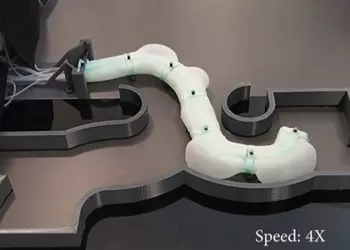 Интересные видео недели: ноутбук Xbox One, робот-щупальце и краш-тесты iPhone 6