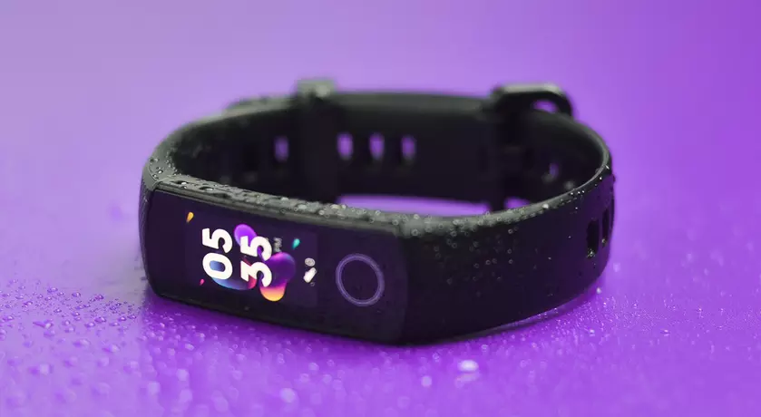 Гид по выбору фитнес-браслета: на что обратить внимание и лучшие модели