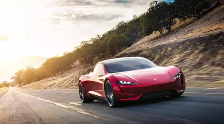 Tesla Roadster виходить на старт: Маск призначив дату прем’єри