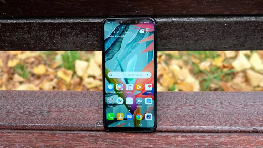 Huawei Mate 20 Lite начала получать стабильную версию EMUI 10 в Европе