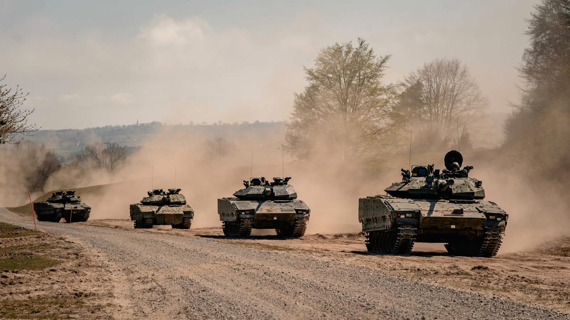 Sweden reveals how Ukrainian crews were trained to use CV90 infantry ...