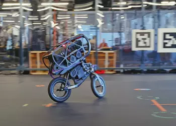 Баланс и навигация на высшем уровне: продемонстрированы впечатляющие возможности робота-байка с ИИ