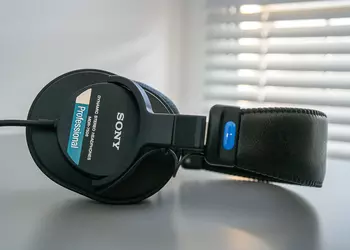 Старый конь борозды не портит. Обзор наушников Sony MDR-7506