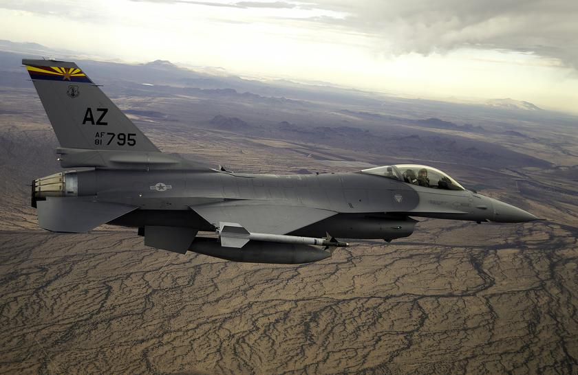 Нидерланды и Дания подтвердили, что США разрешат передать Украине истребители F-16 после того, как украинские пилоты пройдут программу обучения