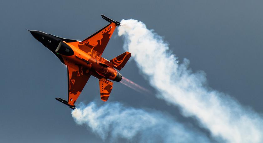 Нидерланды переходят на F-35 Lightning II и согласились отдать Украине почти все свои истребители четвёртого поколения F-16 Fighting Falcon