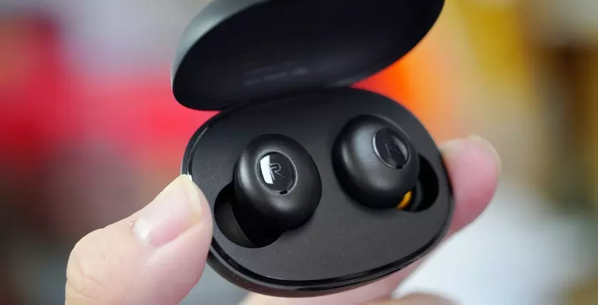 Не только смарт-часы Realme Watch 2: Realme готовит к выходу TWS-наушники Buds Q2 с батареей на 400 мАч и двумя расцветками