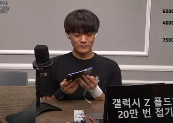 Кто сломается первым? Корейский блогер в прямом эфире испытывает на прочность складной смартфон Galaxy Z Fold 7