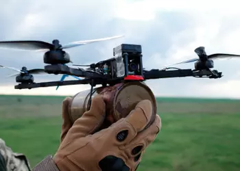 Украинский FPV-дрон пролетел рекордное расстояние и поразил российскую артиллерийскую систему «Гиацинт-С»