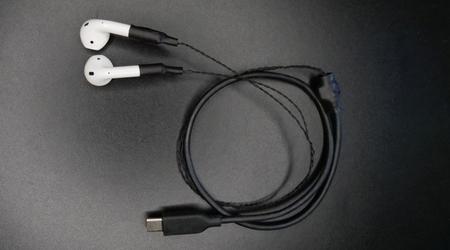 Pas de charge nécessaire : un passionné a transformé les AirPods d'Apple en écouteurs filaires avec un connecteur USB-C.