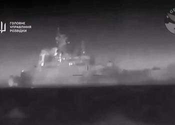 Генеральное управление разведки Украины показало как с помощью морских дронов Magura V5 уничтожили российский корабль «Цезарь Куников» (видео)