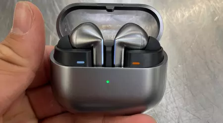 Samsung Galaxy Buds 3 Pro з'явилися на живих фотографіях із напівпрозорим кейсом і дизайном, як у AirPods Pro