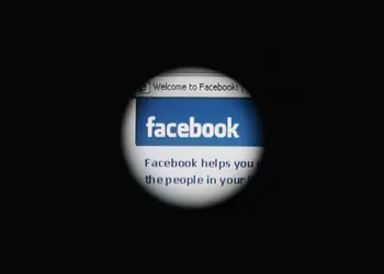 Акции Facebook рухнули, а Цукерберг выкупил полосы крупнейших газет, чтобы извиниться перед пользователями