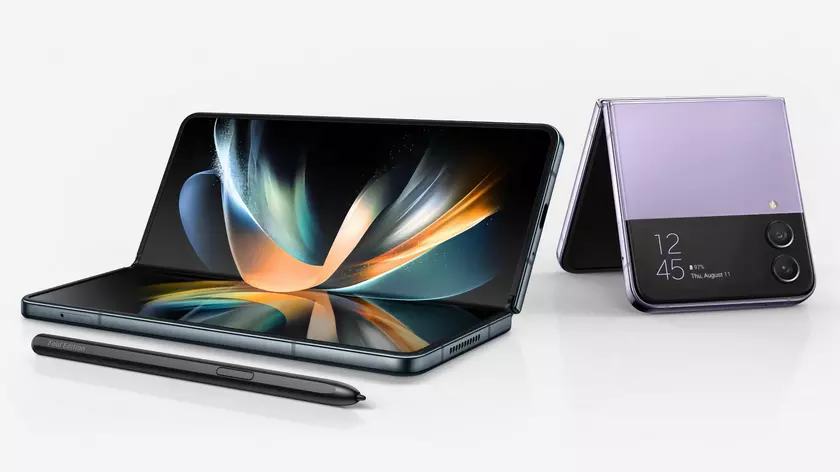 Samsung начинает продажи складных смартфонов Galaxy Fold 4 и Galaxy Flip 4 в Украине, первые покупатели получат подарки