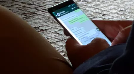 Smartphone Nokia 9/8 Sirocco for the first time on a live photo