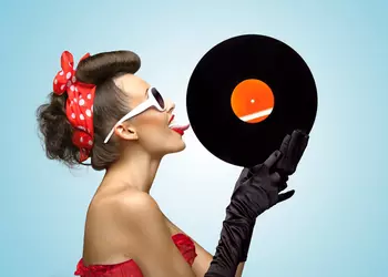 Бизнес на виниле: кто и как зарабатывает продажей пластинок в эпоху цифровой музыки