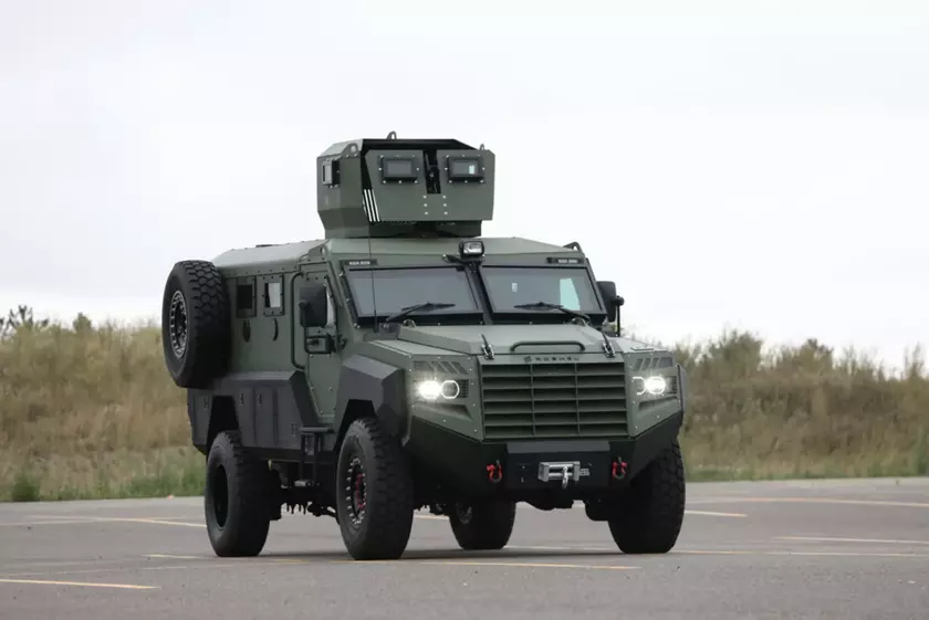 Канадский производитель бронеавтомобилей Roshel доставил в Украину 1700-й senator