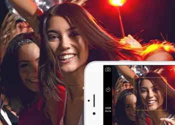 Приложения-«бьютификаторы» из Google Play крали фото, рекламировали мошенников и показывали порно