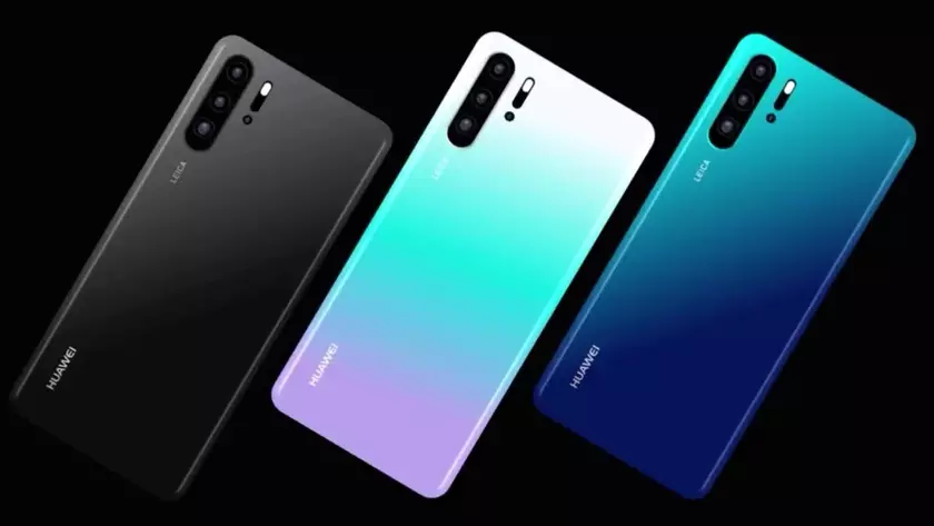 Новые подробности о Huawei P30 и P30 Pro: другие дисплеи и вырез и еще больше камер