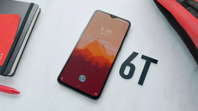 У OnePlus 6T начали «барахлить» дисплеи