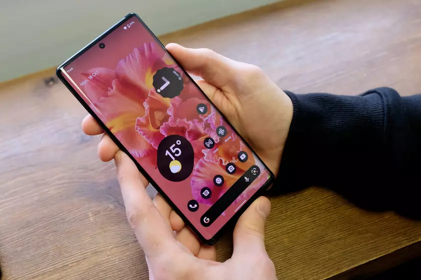 У Pixel 6 нашли новую проблему: смартфон иногда сам звонит контактам из записной книжки