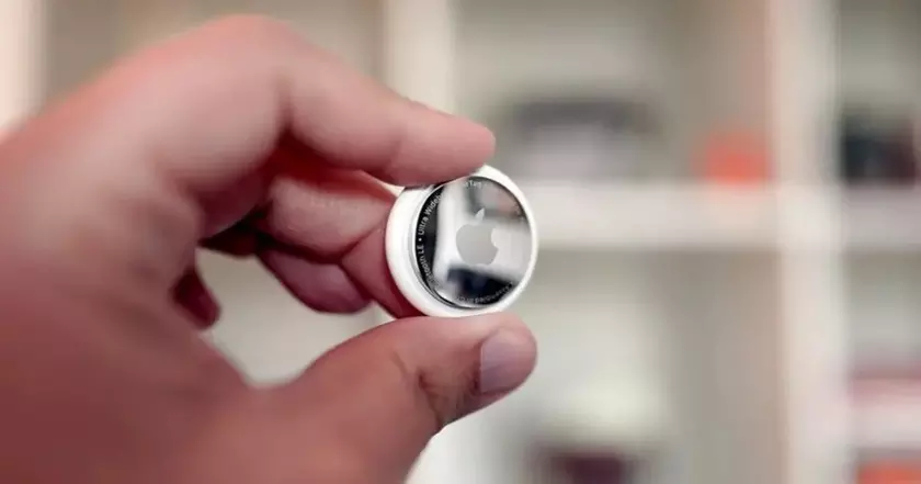 Инсайдер: Apple готовит новый AirTag с улучшенным чипом и новой функцией AirTag Recolor на 2025 год
