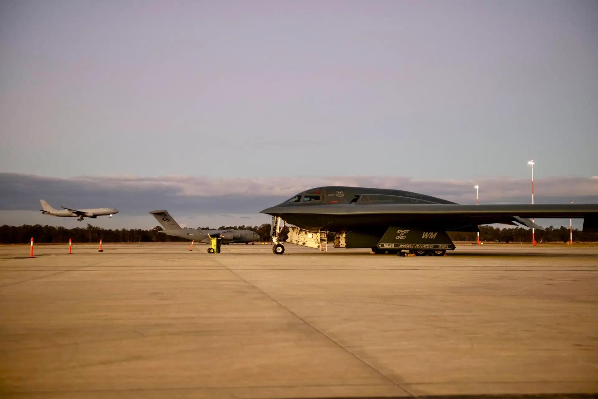 Die USA Schicken B-2 Spirit Tarnkappenbomber Nach Australien | Gagadget.com