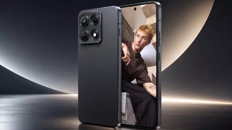 Motorola тизерит Edge 70 Max — новый флагман со встроенными магнитами для зарядки Qi2 и топовым чипом Snapdragon 8 Gen 5