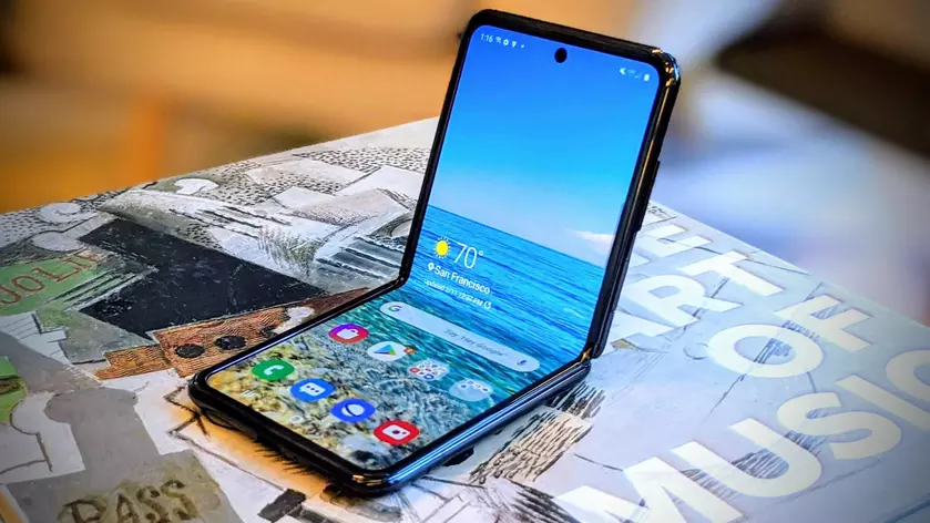 Samsung опустила ценник Galaxy Z Flip 5G на $250: «раскладушка» теперь стоит, как Galaxy S21 Ultra и iPhone 12 Pro Max