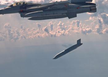 Украина хочет получить к истребителям F-16 Fighting Falcon крылатые ракеты класса «воздух-земля» AGM-158 JASSM с боевой частью 450 кг и дальностью поражения целей более 370 км