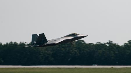 I restanti caccia F-22 Raptor di quinta generazione di Tyndall, distrutti dall'uragano Michael, si trasferiscono in Virginia.
