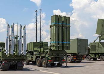 Германия передаст Украине новый пакет военной помощи на 500 млн евро, в него войдут ракеты для ЗРК IRIS-T и другое вооружение