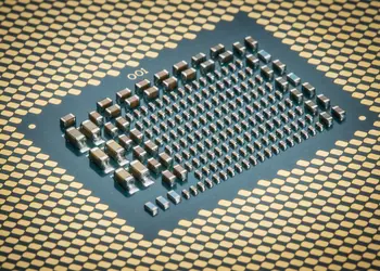 Intel представила свой первый шестиядерный мобильный процессор