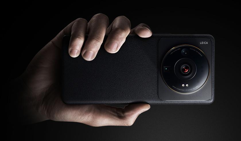 Слух: Xiaomi 13 Ultra с E6 AMOLED-дисплеем, чипом Snapdragon 8 Gen 2 и камерой Leica дебютирует 17 апреля